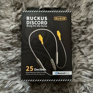 Elgin Ruckus Discord- noise reducing Bluetooth headphones. NWT